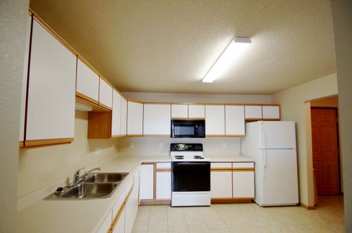Pet Friendly 2 Bedroom Apartment on Ground Floor. Change is in the Air, Make it a Great One at Boulder! – photo 1