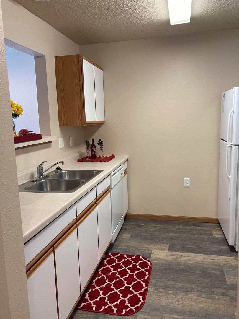 Bismarck Apartment: 2112-2113 Grimsrud Drive