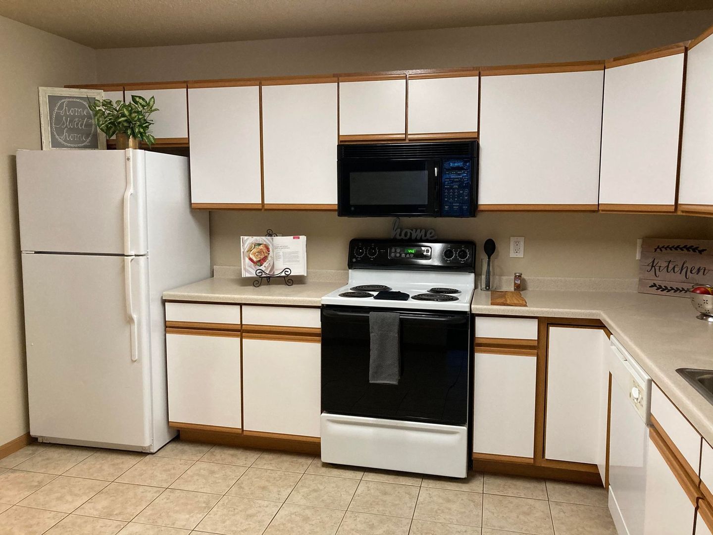 Bismarck Apartment: 2112-2113 Grimsrud Drive