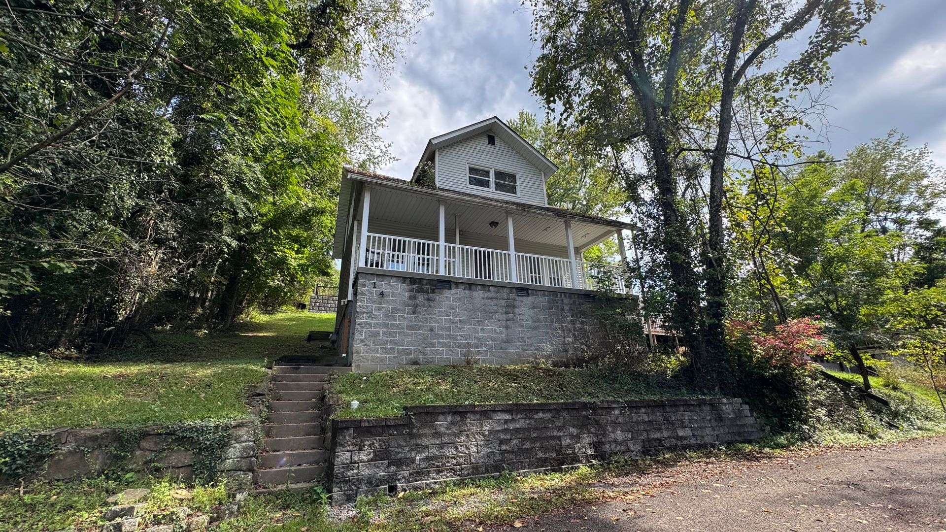 Morgantown Apartment: 14 Jacobs St