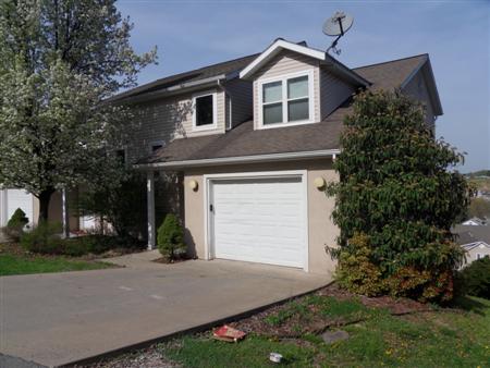 3 bedroom 2.5 bath townhome located in the Windwood Village - AVAILABLE 9/8/26 – photo 1