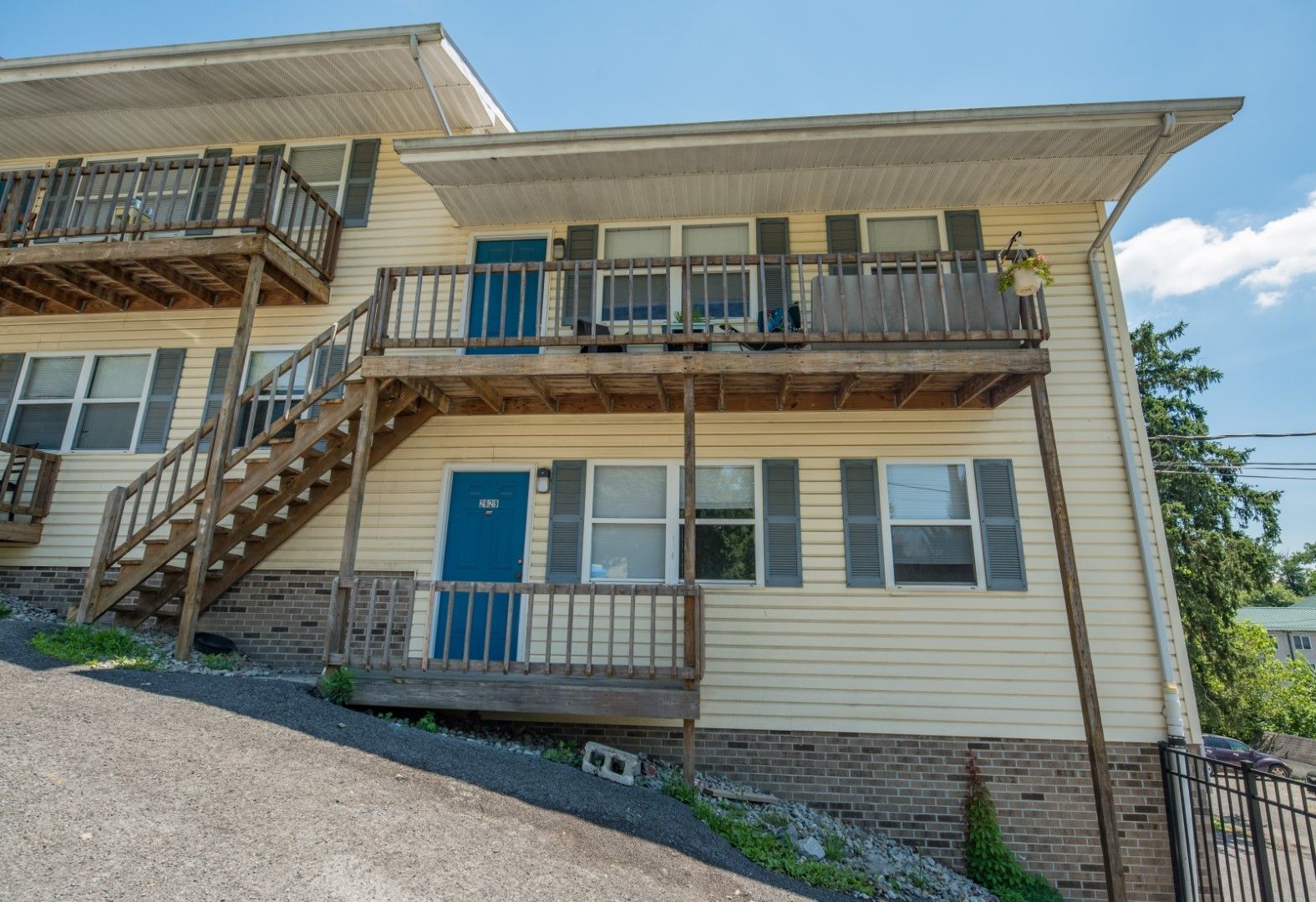Morgantown Apartment: 2621-2631 University Ave