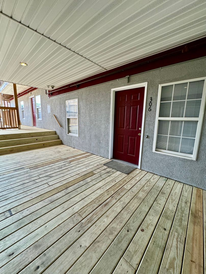 Morgantown Apartment: 1993 Water Street