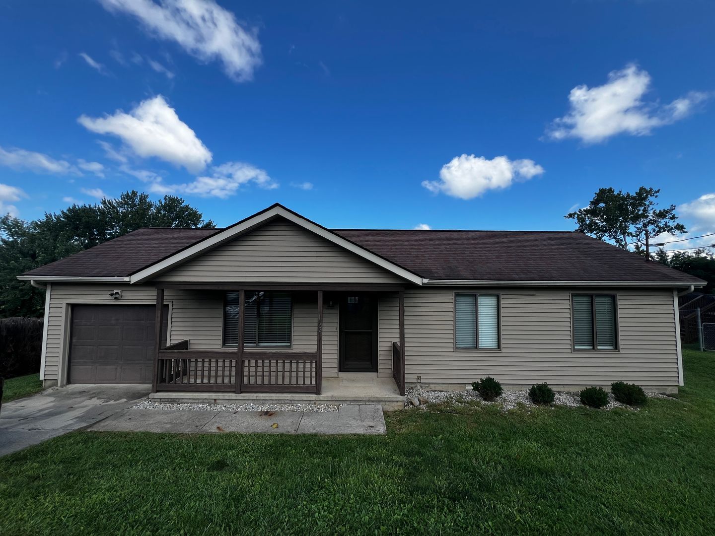 Sabraton House: 162 East Hillview Drive