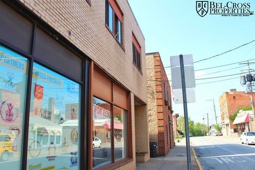 1 Bedroom in downtown Morgantown, Gas/Water Included - Available 10/1/26