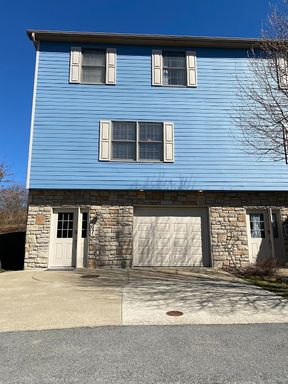 3 bed/2 half bath 2 Full bath Townhouse in Morgantown - Close to Interstate 68 - Available 10/23/2026 – photo 1