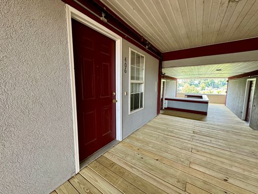 2 bed/1 bath apartment Downtown; includes Water/Sewer - Available 06/04/2026 – photo 1