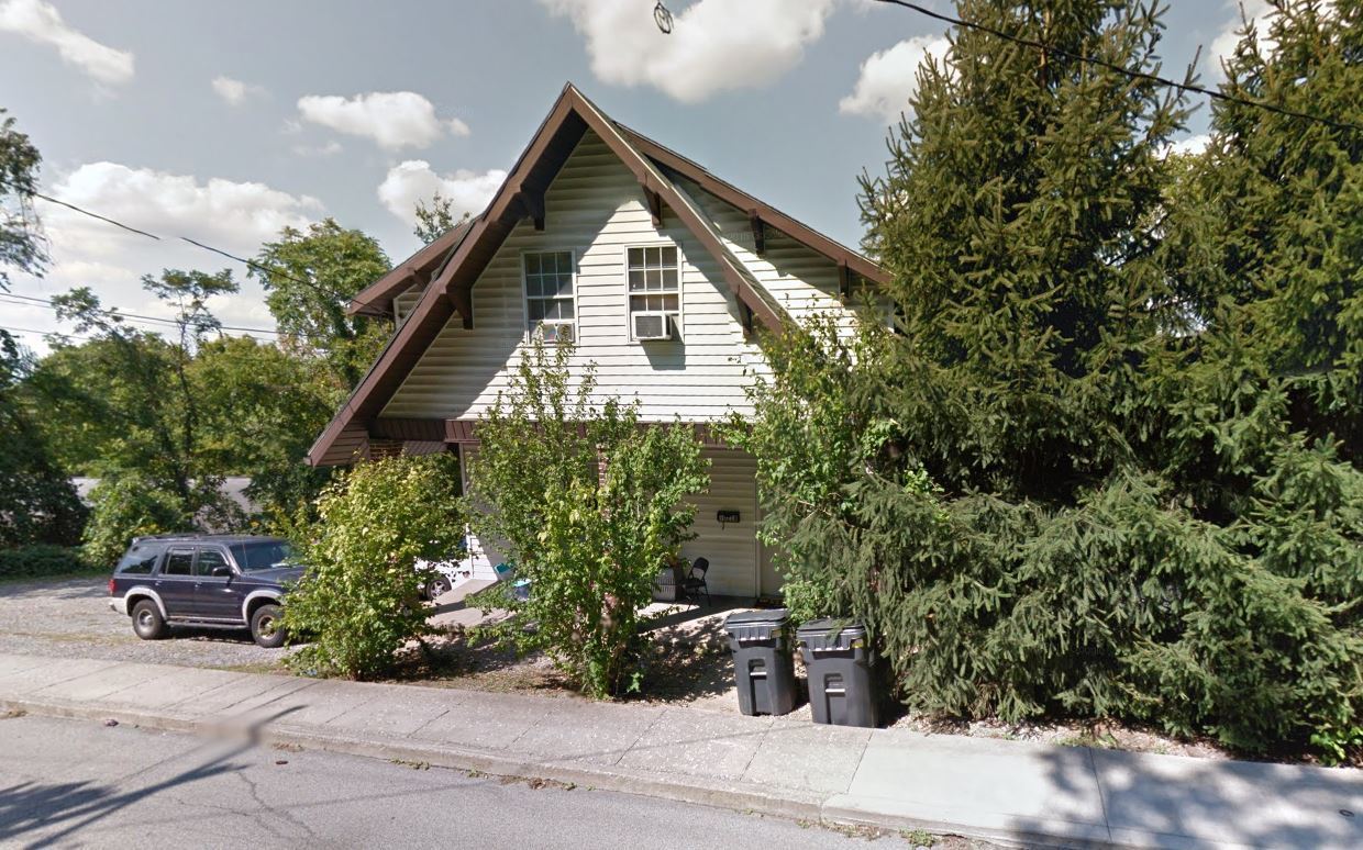 Morgantown Apartment: 1021 College Avenue