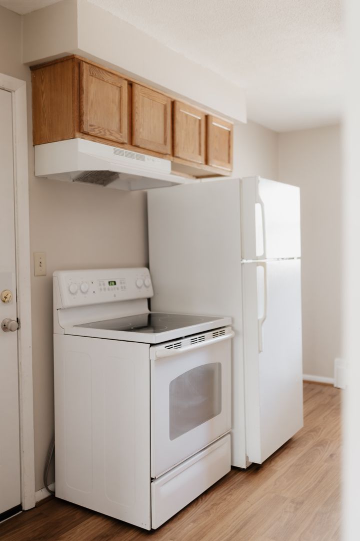 Coon Rapids Apartment: 1911 103rd Ave NW