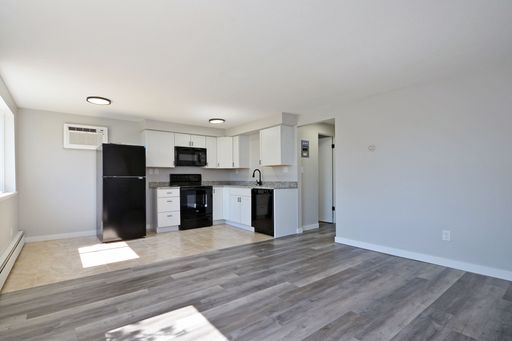 Freshly renovated 1 bed, 1 bath unit in New Hope!