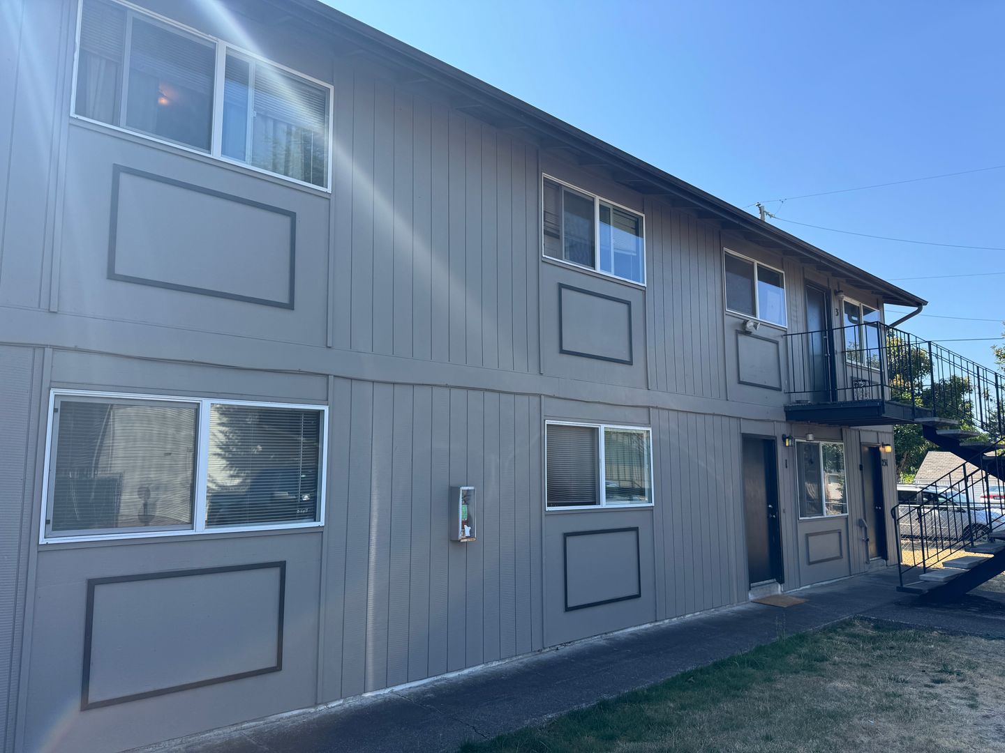 Springfield Apartment: 231 S. 40th St