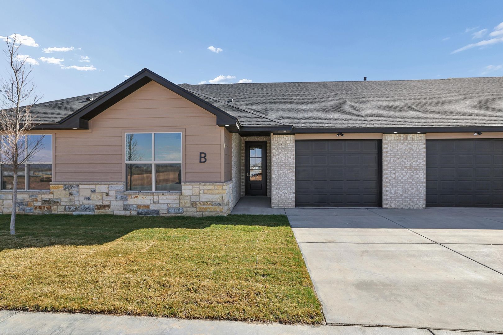 Amarillo House: 19101 Sierra Madre Unit E
