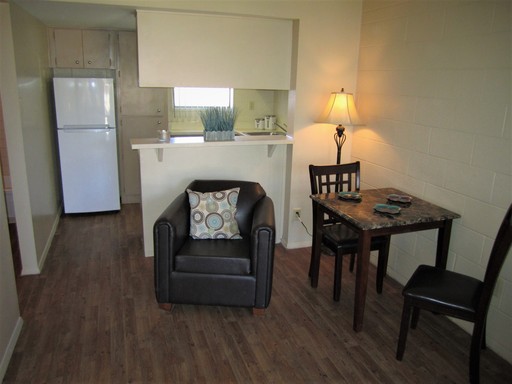 Studio / 1 Bath Apartment in Uptown Location with All Utilities Paid!