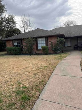 Duplex in Desoto – photo 1