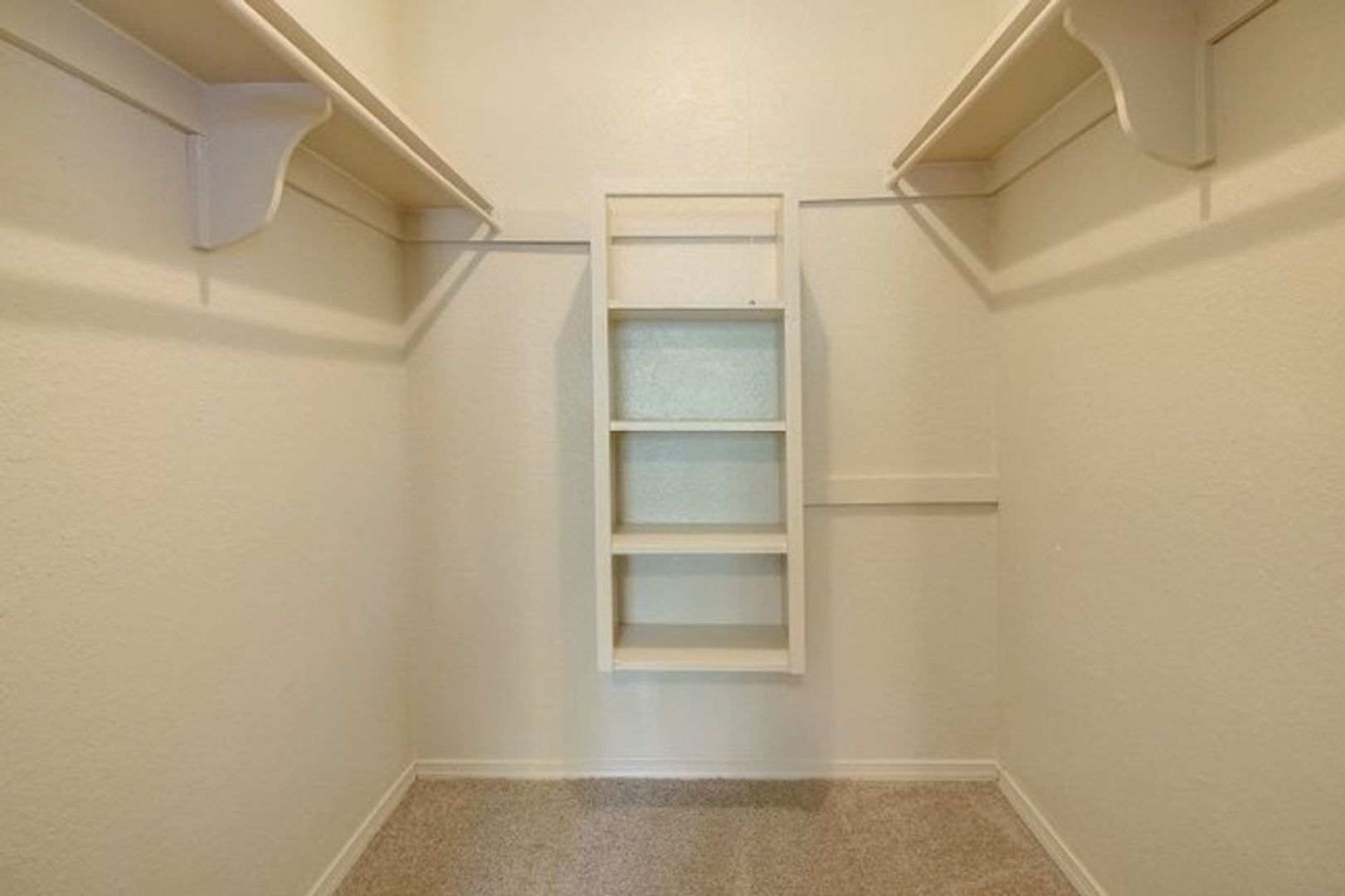 Tulsa Apartment: 5151 S Utica Ave