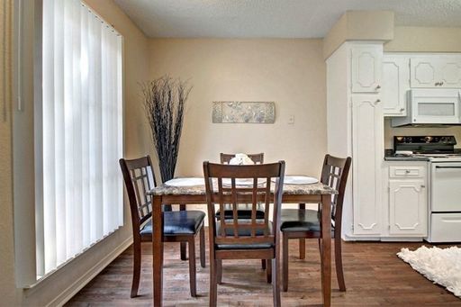 MOVE IN THIS AUGUST AND SAVE BIG! – photo 1