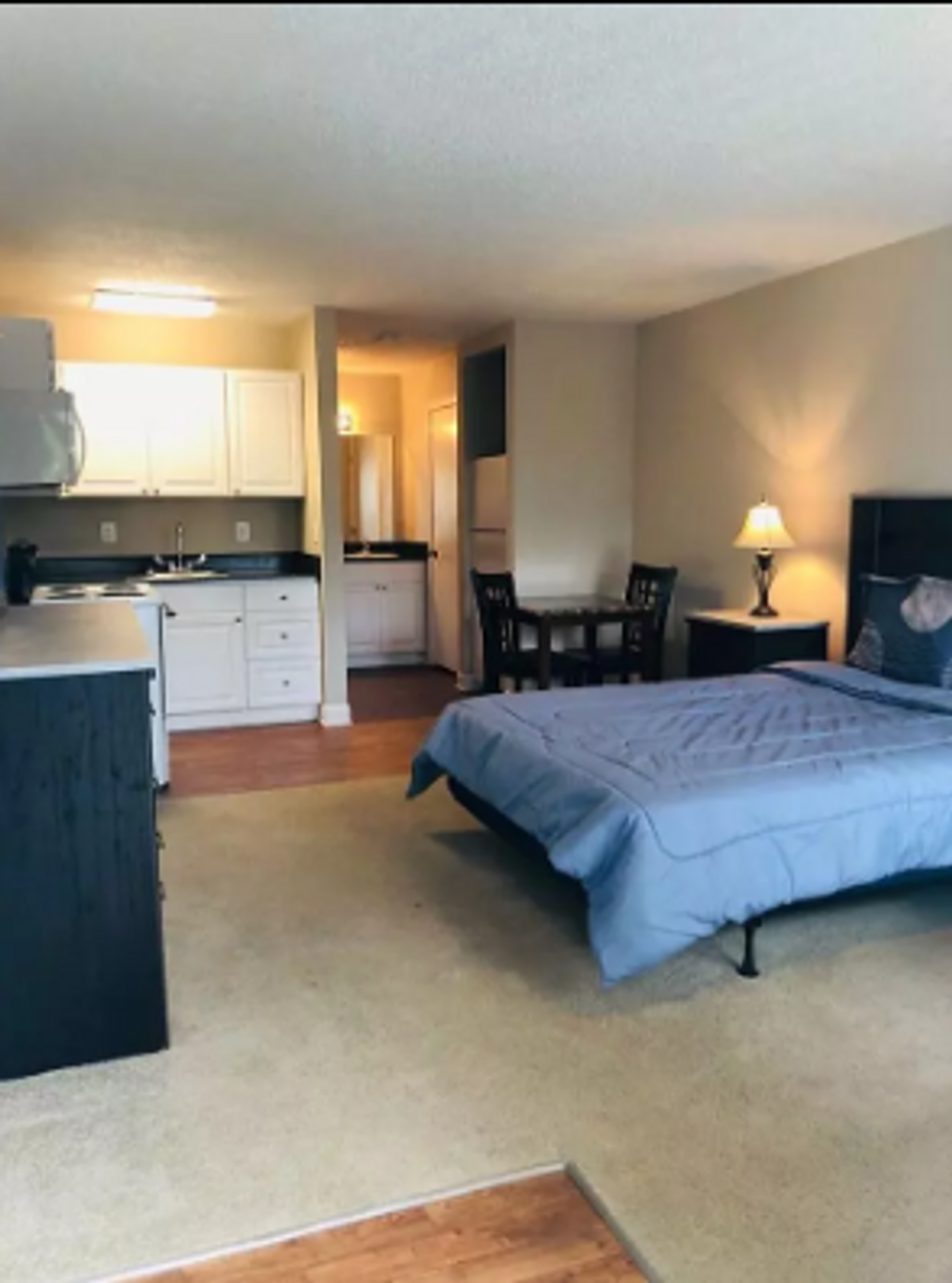 Mobile Apartment: 6501 Airport Blvd