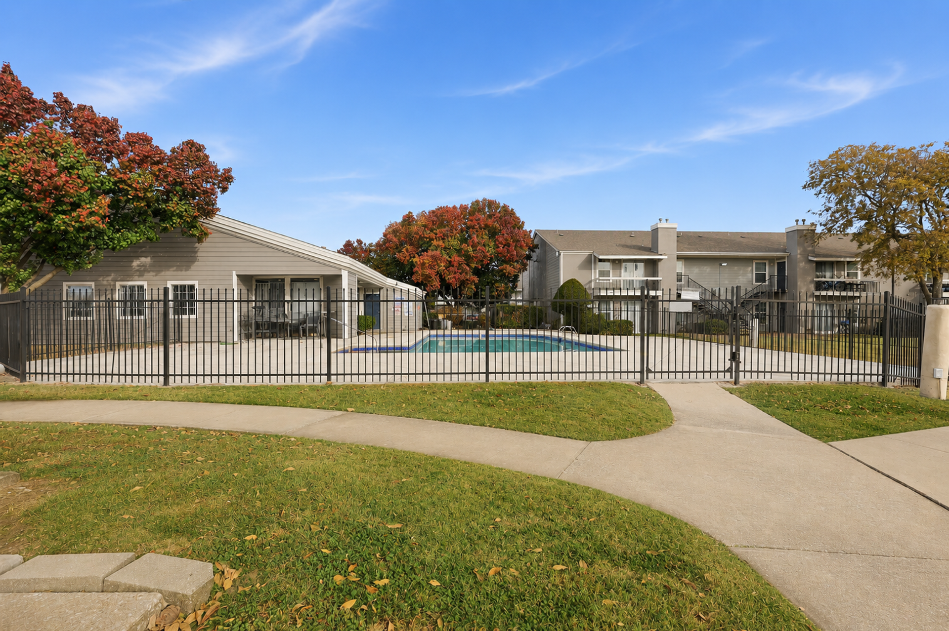 Woodland Hills Apartments 4 of 12