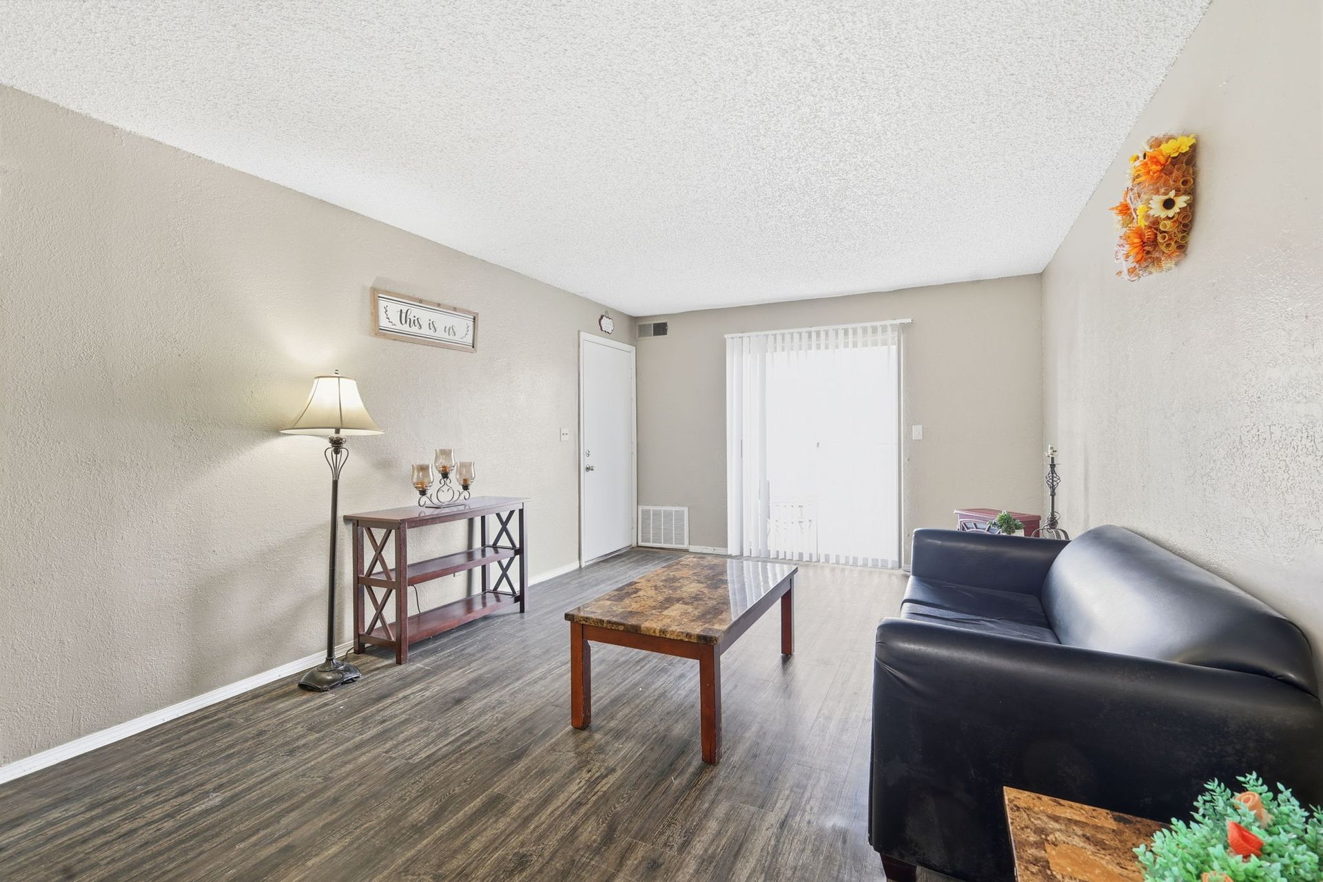 Woodland Hills Apartments 12 of 12