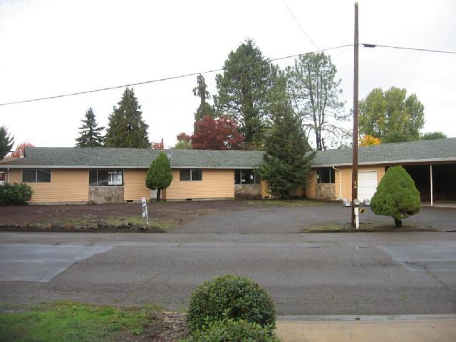 Sheridan House: 320 NE Hill St.