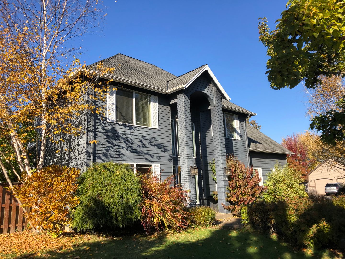 McMinnville House: 2687 NW Oakridge Drive