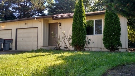 McMinnville Apartment: 1126/1128 SE Rummel St.