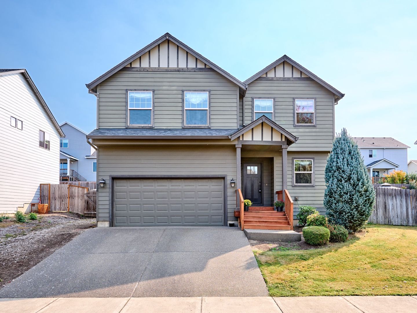 Beautiful 4 bedroom/2.5 Bath Home On Large Lot