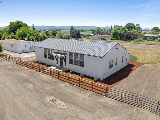 Modern 3 Bedroom, 3 Full Bath Home on Acreage in Amity
