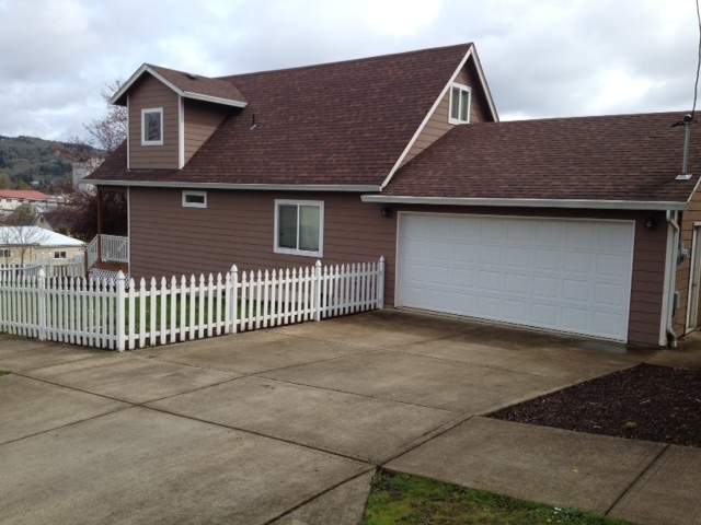 Sheridan House: 246 SW Jefferson