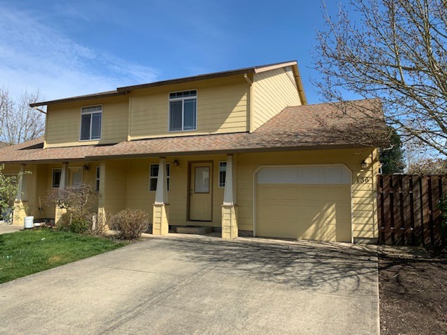 McMinnville House: 136 SW Sharon Jane Place
