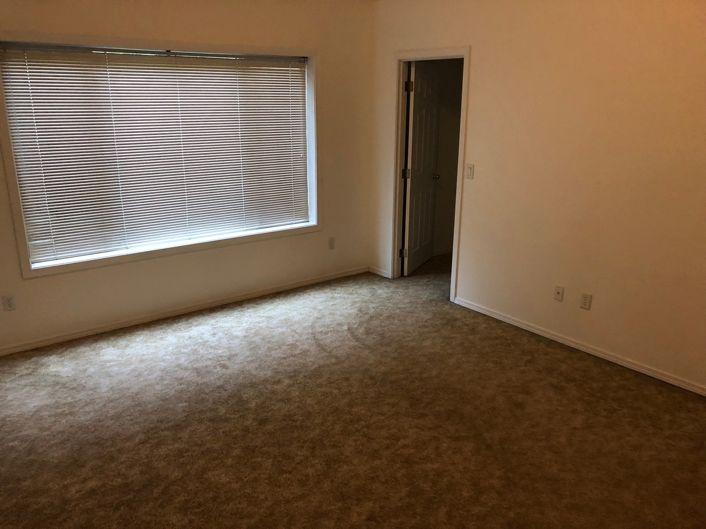 McMinnville Apartment: 2313/2317 NW Fendle Way