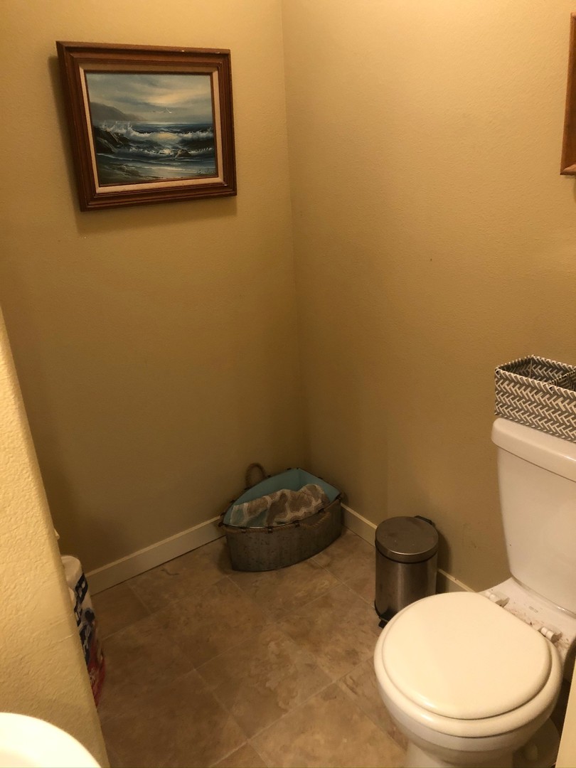 Newberg House: 605 E Columbia Dr.