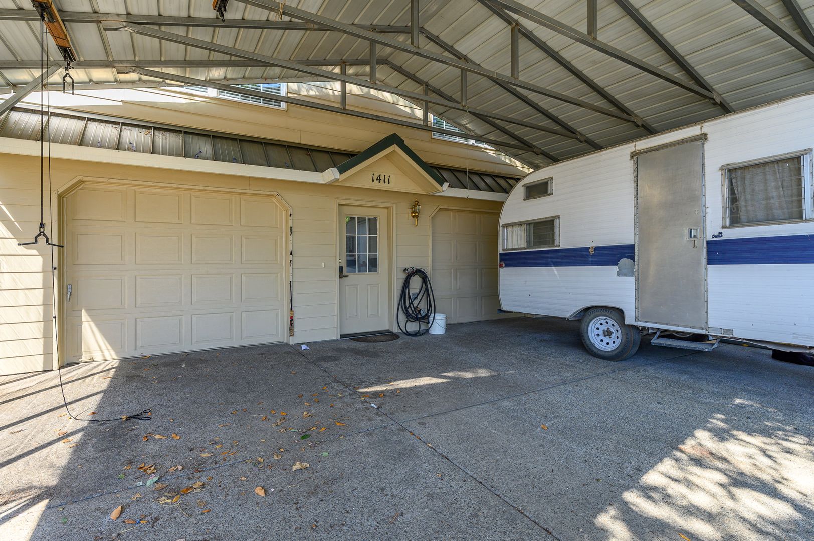 McMinnville Apartment: 1411 NE Logan