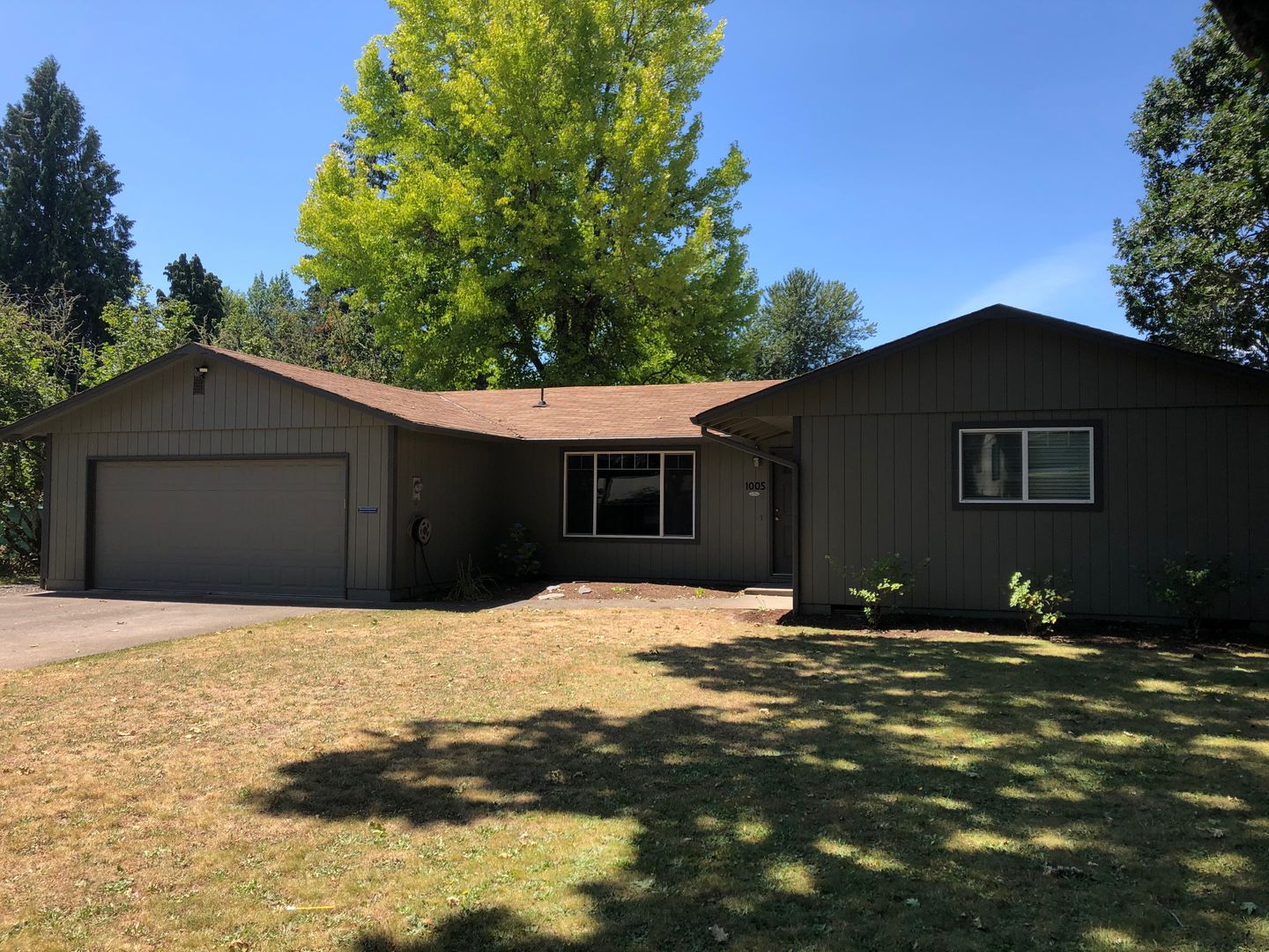 McMinnville House: 1005 SE Willow Street