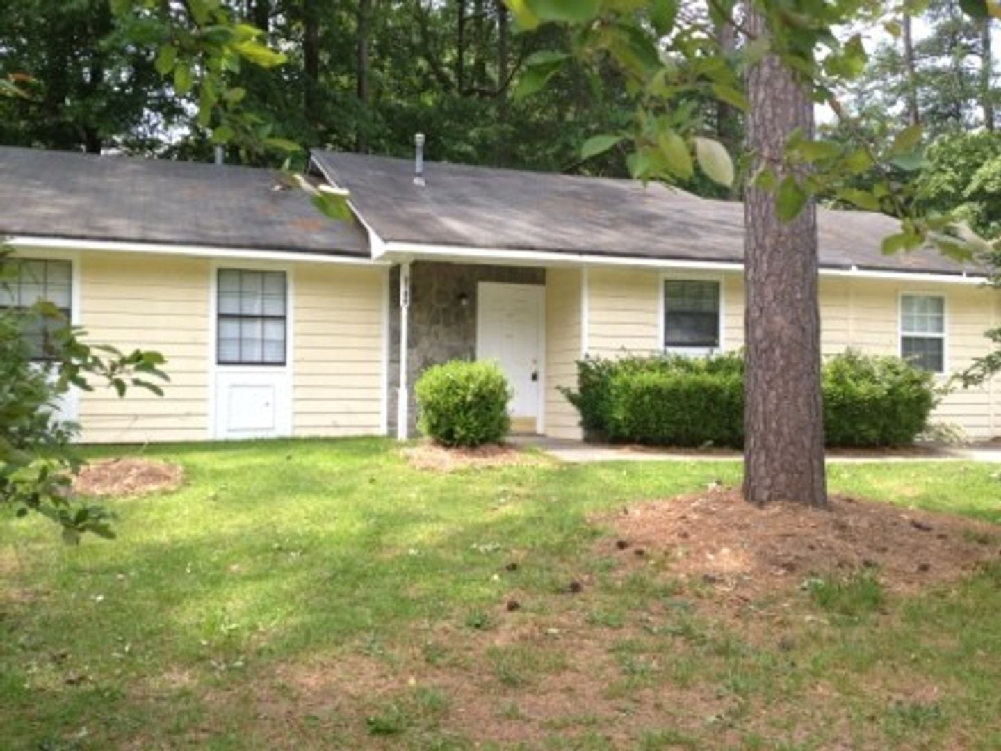 Lithonia House: 2186 JONATHAN AVE