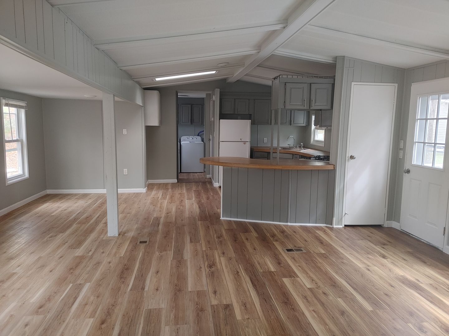 Charlestown Apartment: 5407 Post Rd