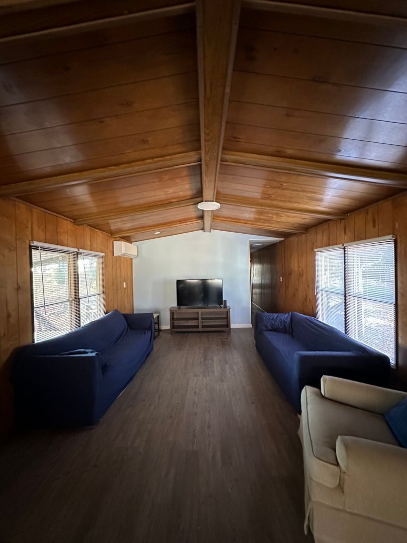 Charlestown Apartment: 5407 Post Rd