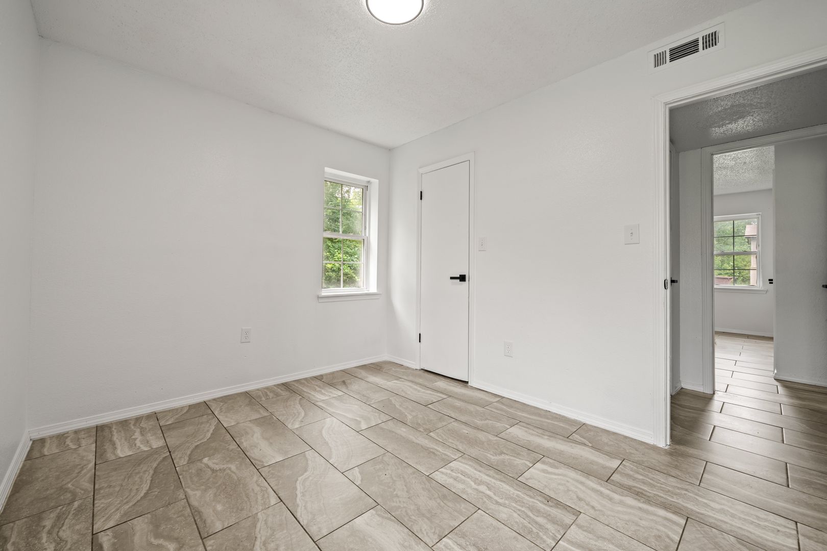 Waldron Apartment: 873 S ELM ST