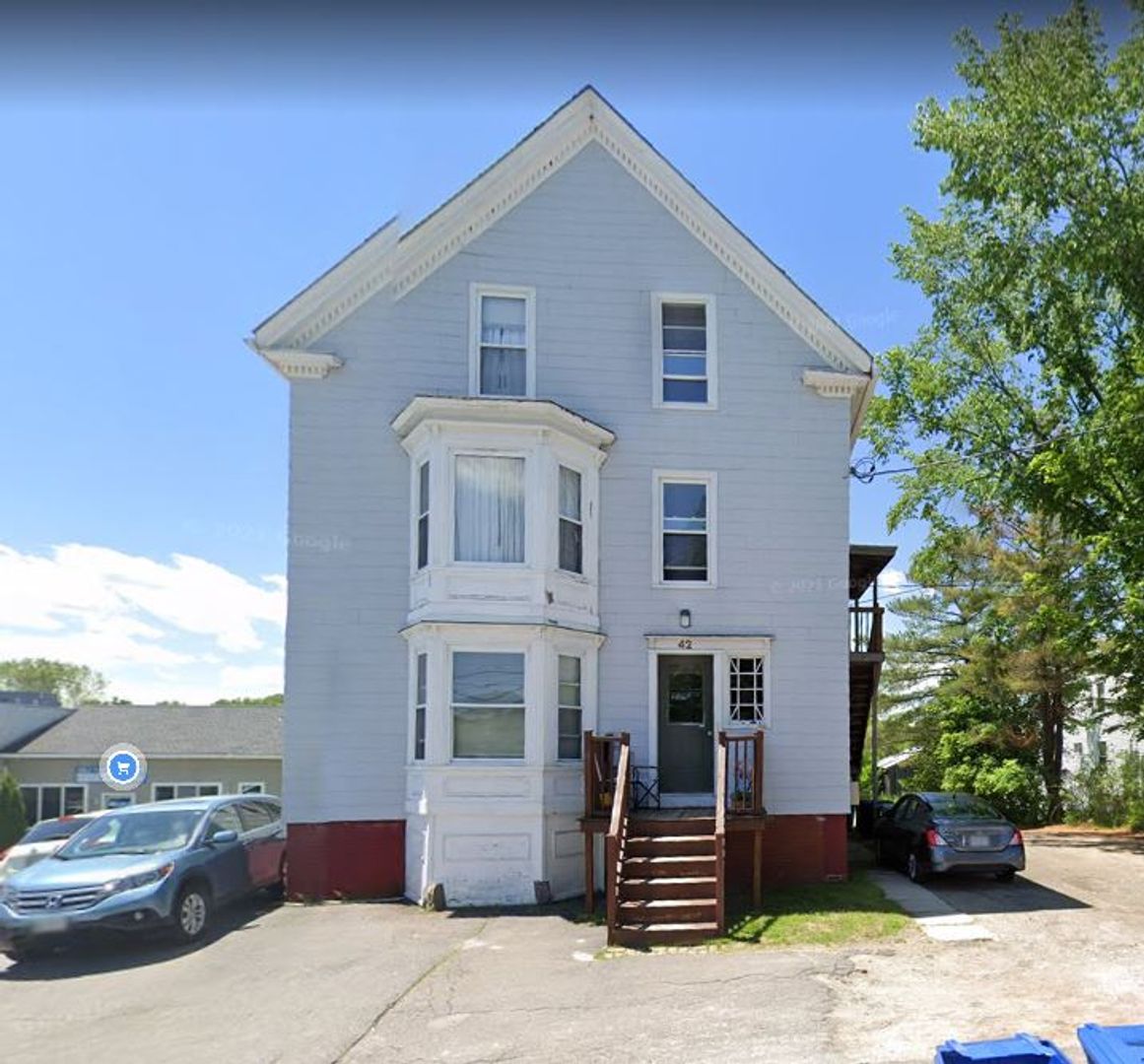 Westbrook Apartment: 42 Bridgton Road