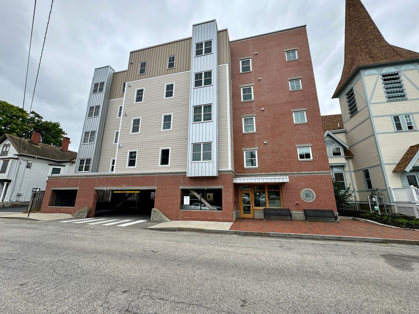 Saco Apartment: 16 Cutts Ave.