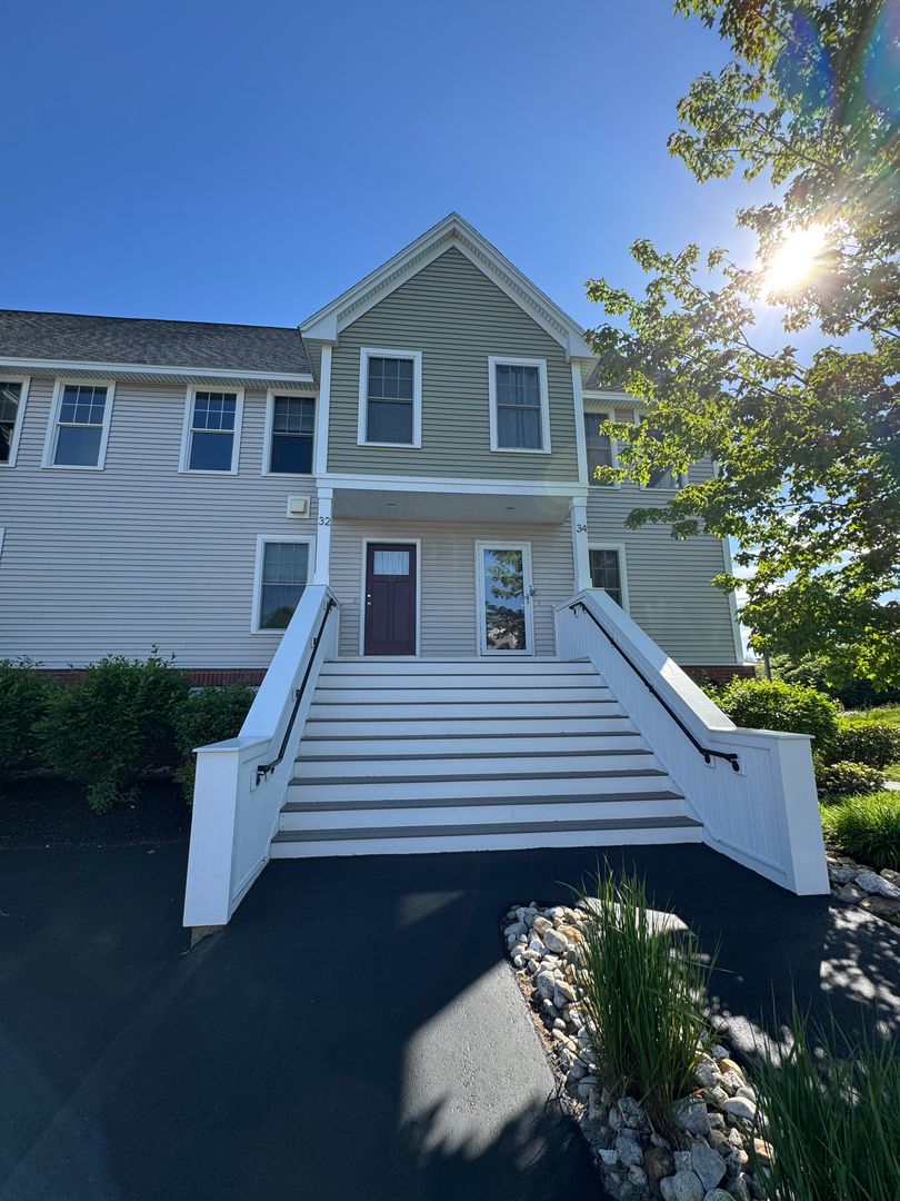 South Portland Townhome: 32 Cormorant Place