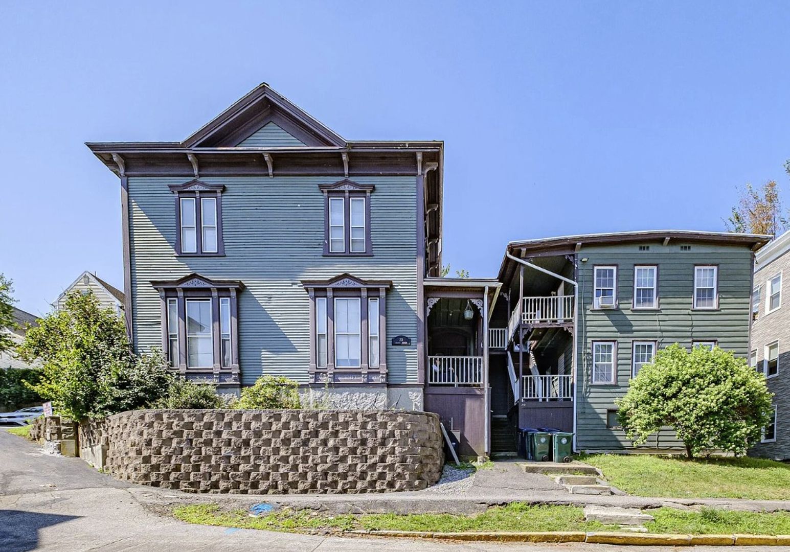 Biddeford Apartment: 20 Chapel Street