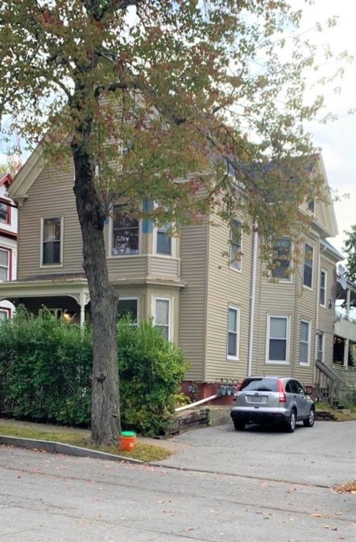 Portland Apartment: 148 Washburn Avenue