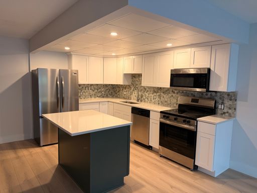 $2,400 - 2BD/1BA Kings wood Condo - Parking included & Pool - Available 8/22