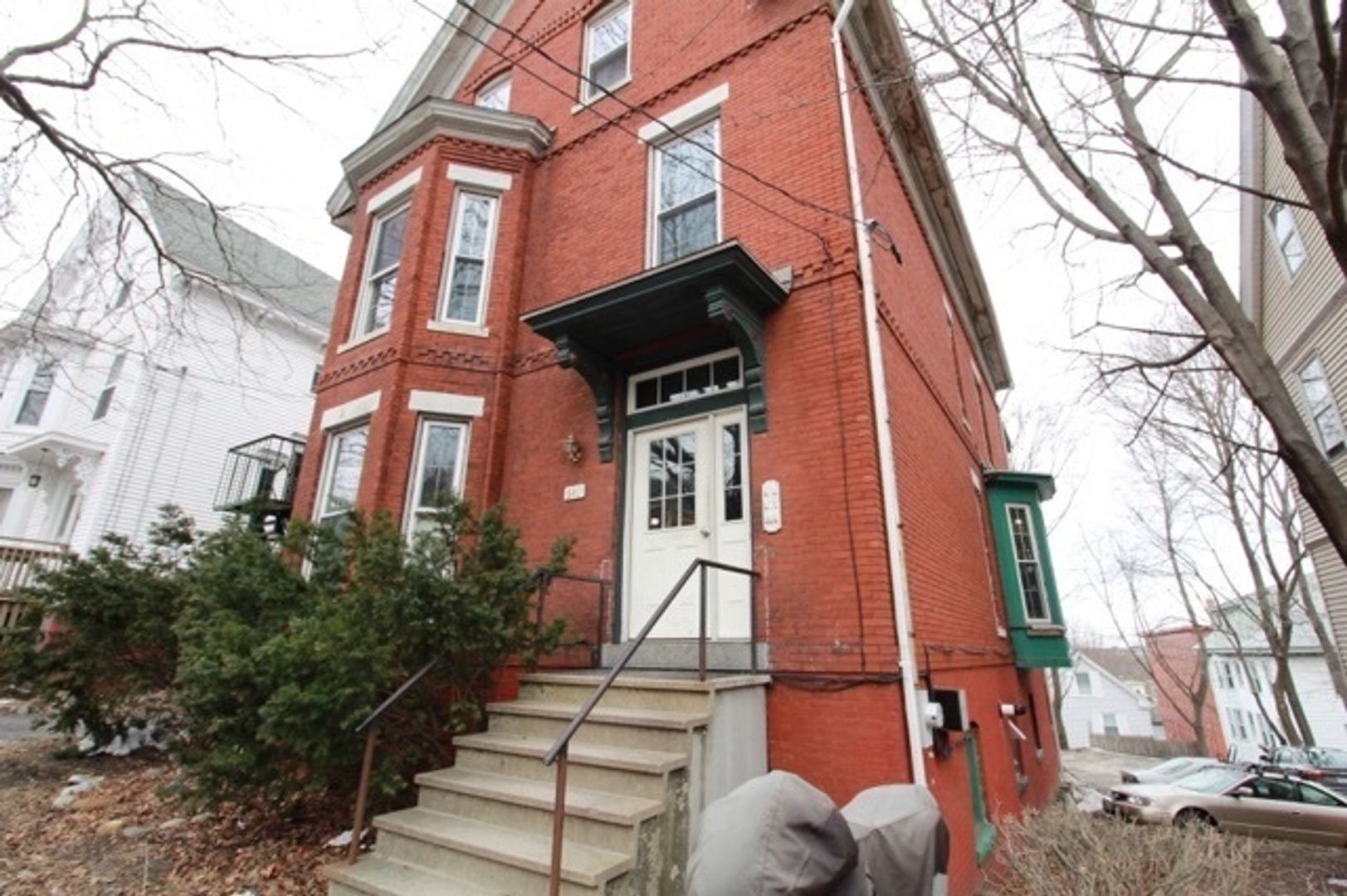 Portland Apartment: 541 Cumberland Avenue