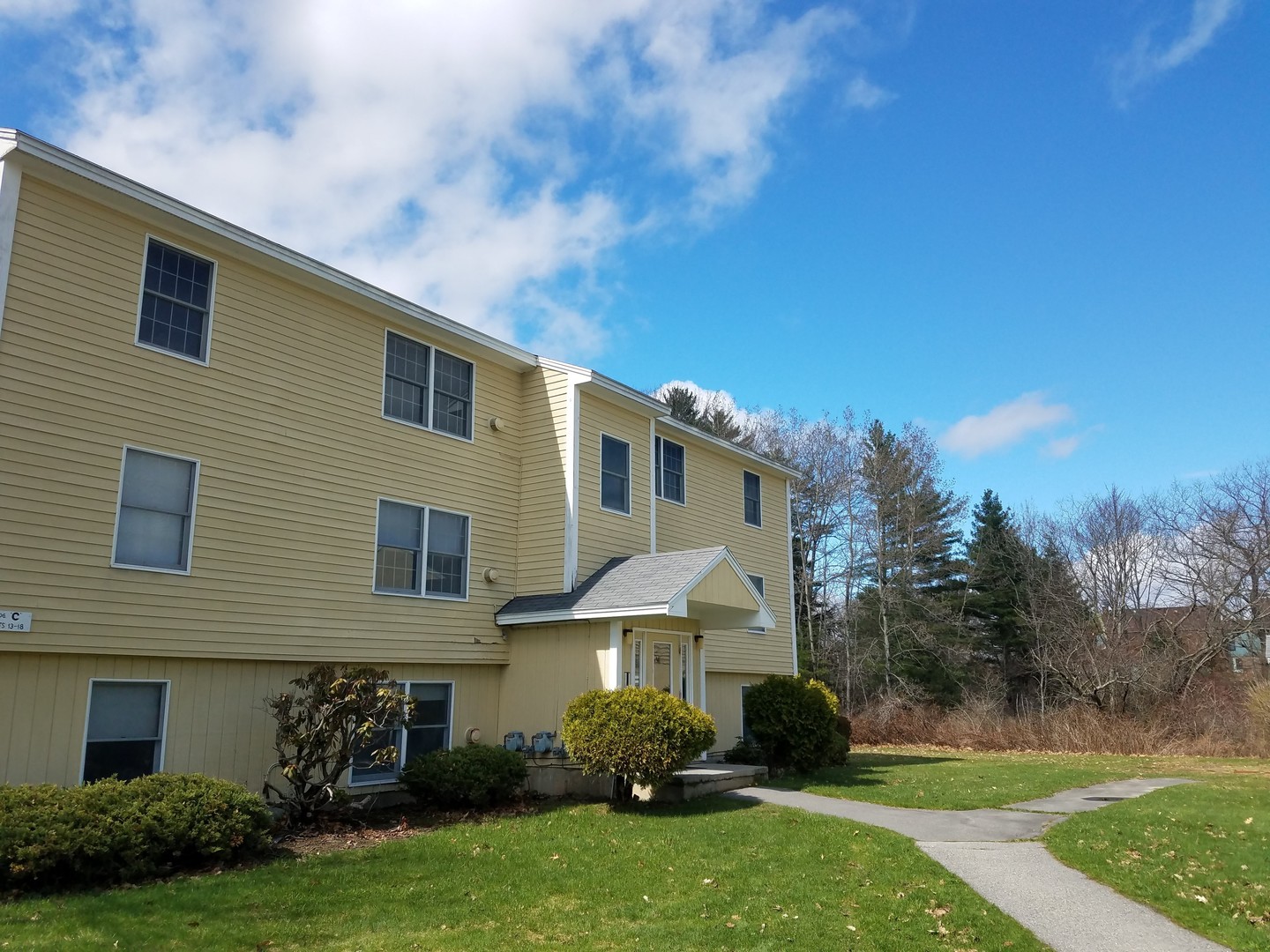 Westbrook Apartment: 197 New Gorham Road