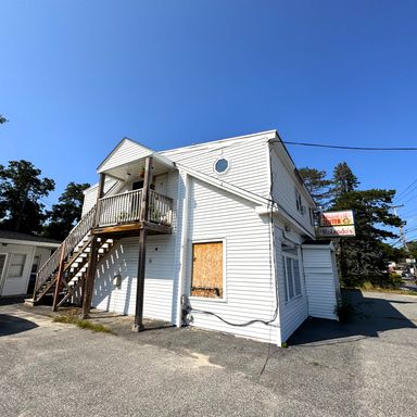 $1,250- South Portland 1BD/1BA w/ Off-Street Parking Included! Available NOW!!