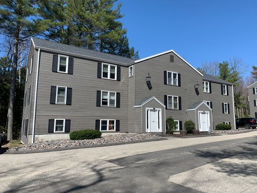 Quiet 1BD/1BA in Gorham - Off-Street Parking Included! Available Now