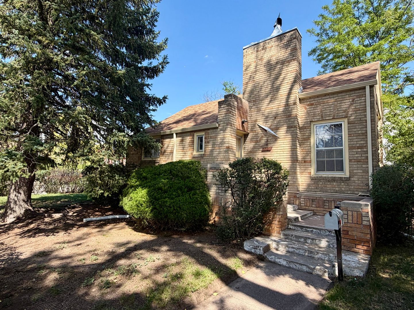 Cheyenne House: 3321 Central Ave