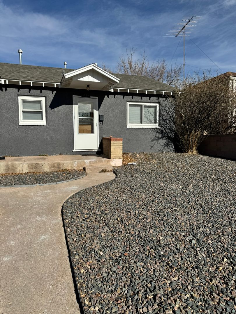 Cheyenne Apartment: 1922 East 16th Street